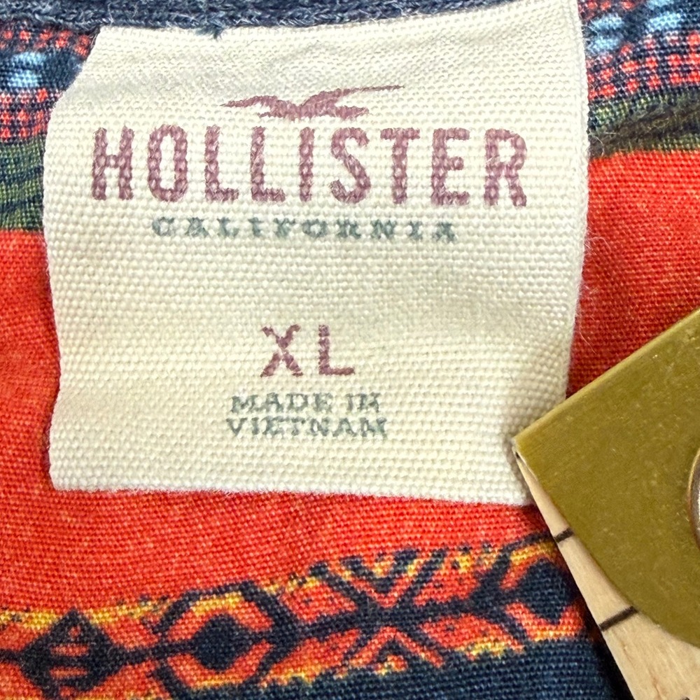 Hollister Mens XL Charcoal Grey T-Shirt Southwestern Pattern Pocket Curved Hem - Picture 6 of 7